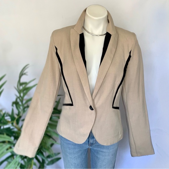 v i n t a g e :: Y2K Sophisticated Mod Classy Neutral Blazer - Picture 7 of 10